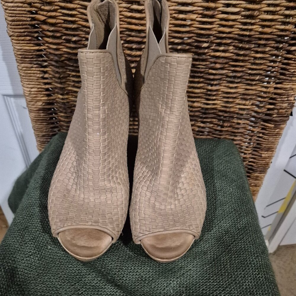 UGG Wedge Peep Toe